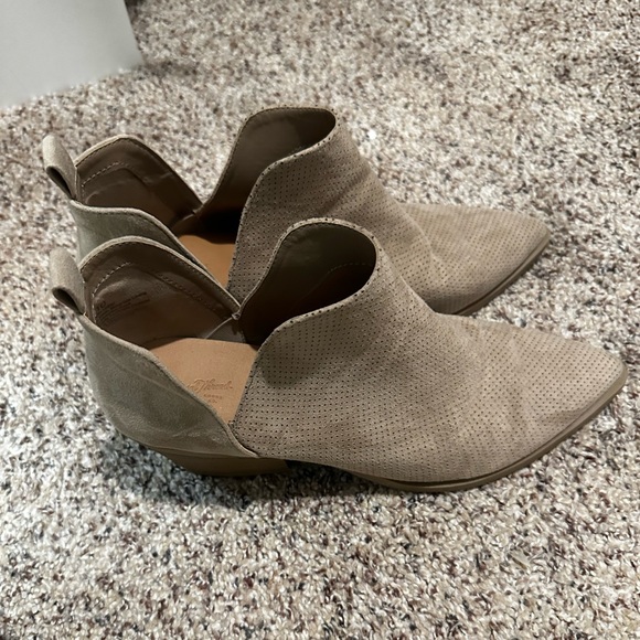 Universal Thread - Target Brand | Women’s 10 | Ankle Boots - Picture 2 of 5